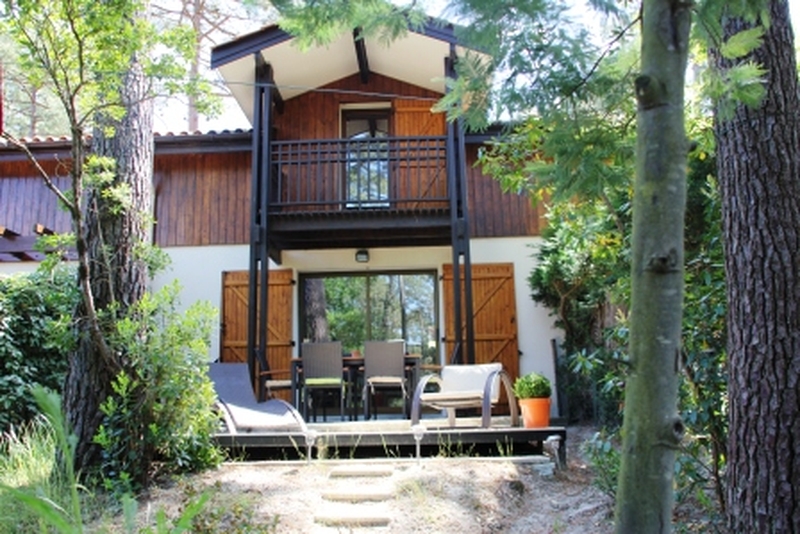 Agréable pavillon mitoyen dans la pinède